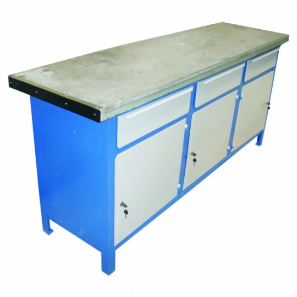 Bancada fechada 3 gavetas, 3 portas